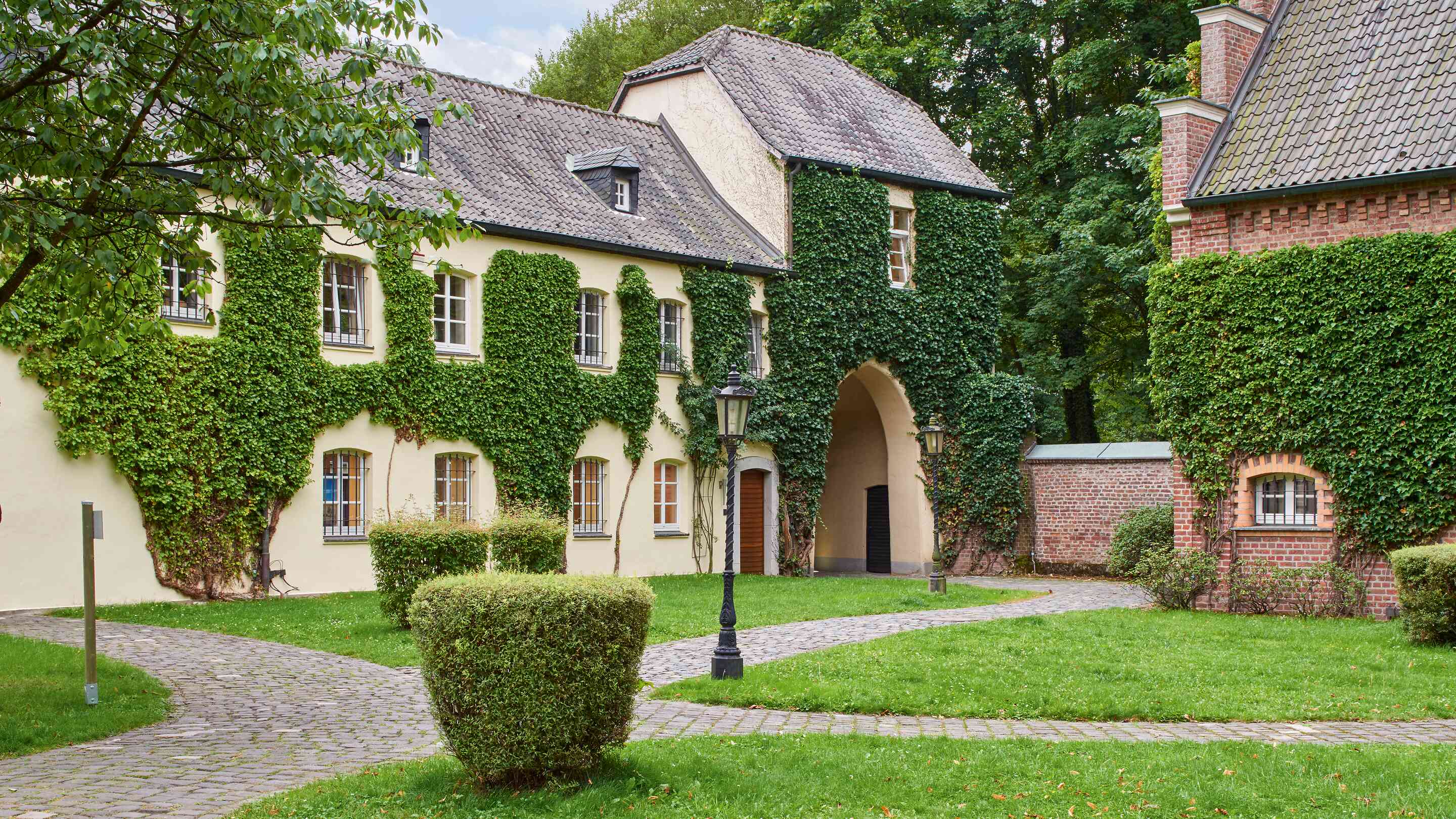 Burg Hemmersbach seminarort und Tagungsräume im Kerpen Allemagne